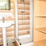 Appartement Lumineux 2P Avec Loggia Et Parking A Sete - Fr-1-338-70 アパート