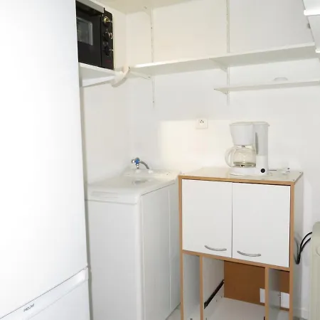 Appartement Lumineux 2P Avec Loggia Et Parking A Sete - Fr-1-338-70 Sète
