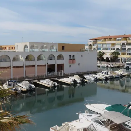 Appartement Lumineux 2P Avec Loggia Et Parking A Sete - Fr-1-338-70 *