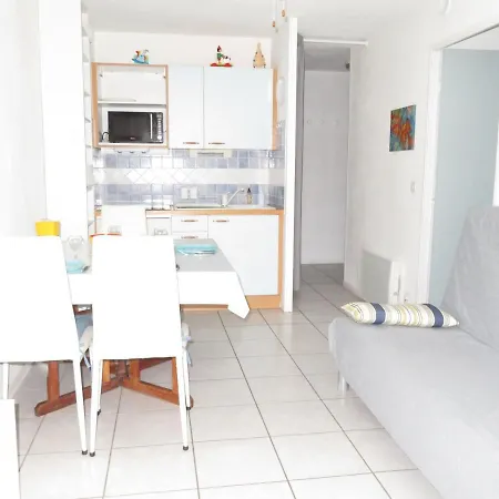 Appartement Lumineux 2P Avec Loggia Et Parking A Sete - Fr-1-338-70