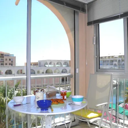 Appartement Lumineux 2P Avec Loggia Et Parking A Sete - Fr-1-338-70